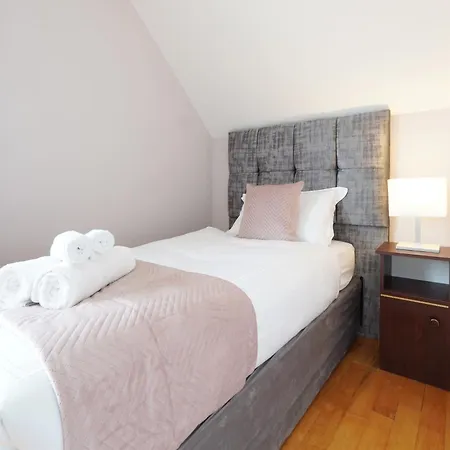 בית הארחה Ashville 3*